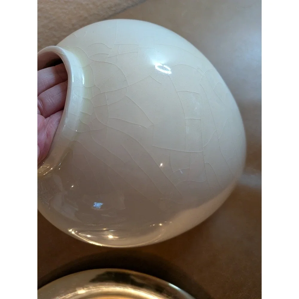 Beautiful Vintage White Crackle Mid-Century Glaze Chinoiserie Pagoda Vase 10